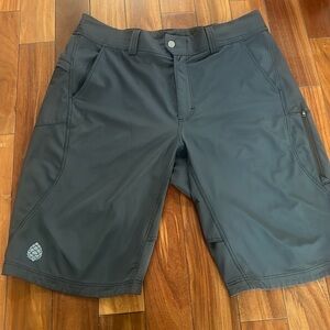 Size 38 men’s shorts from Stio